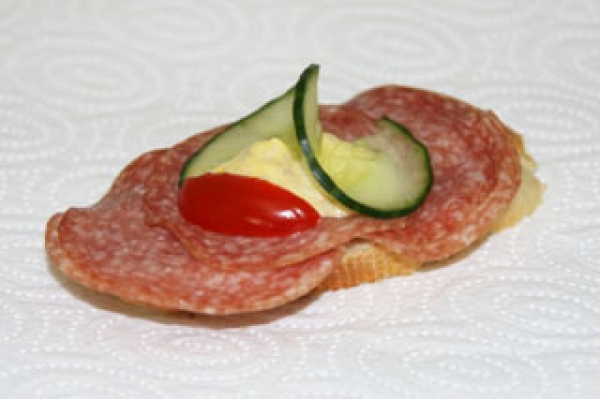 Salami - Weißbrot