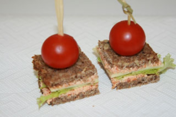 Bio Roggen-Vollkornbrot Würfel / gemischt