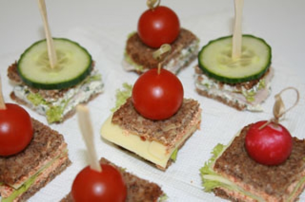 Bio Roggen-Vollkornbrot Würfel / gemischt