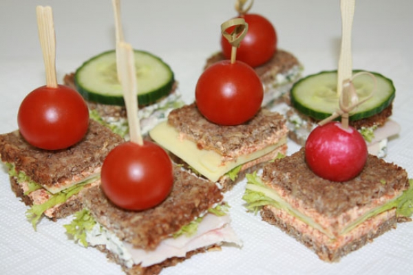 Bio Roggen-Vollkornbrot Würfel / gemischt